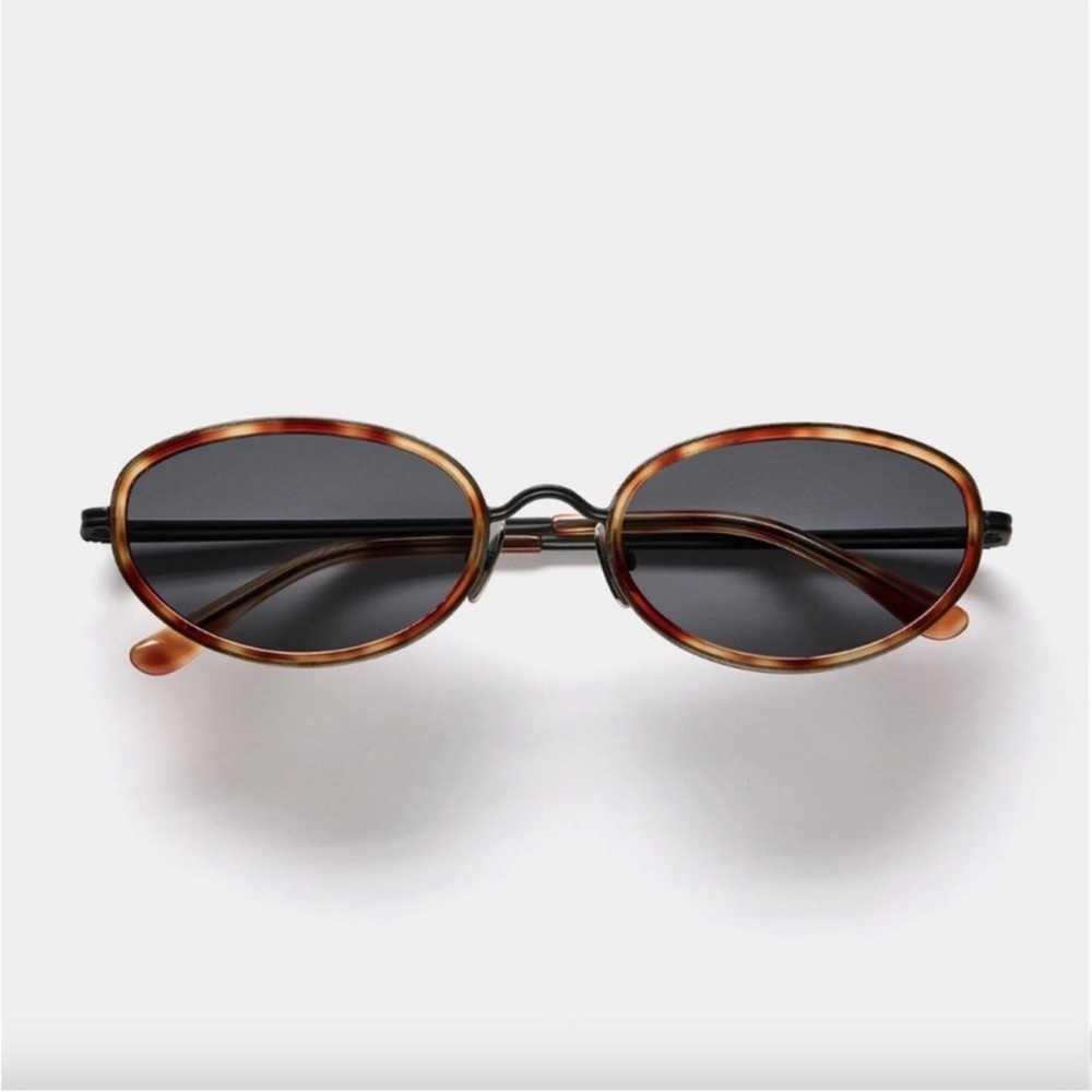 Vehla Reign Oval Sunglasses